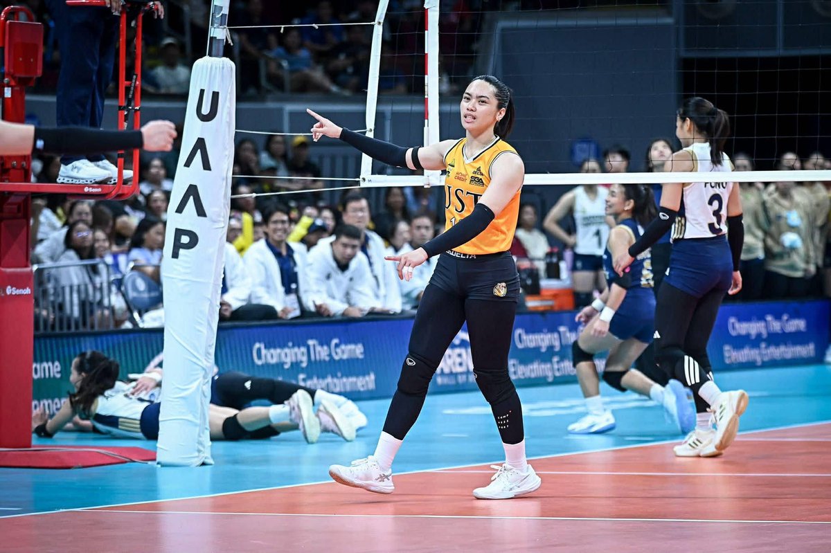 FLOOR DEFENSE MASTERCLASS

Three Golden Tigresses tallied double digit digs in their 3-set win against Adamson.

Detdet Pepito
16 excellent digs (70% eff)

Reg Jurado
14 excellent digs (56% eff)

Jonna Perdido 
10 excellent digs (59% eff)

#GoUSTe🐯🖤💛
#UAAPSeason88