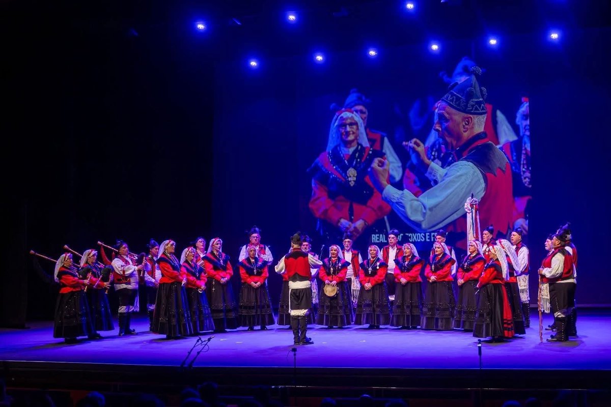 ToxoseFroles's tweet image. Agradecidos ao Concello de Cambados por contar con nós na súa programación do mes das Letras Galegas.

Non faltedes!!!

#toxosefroles #ferrol #corosgalegos #culturagalega #musicatradicionalgalega #musicatradicional #cambados