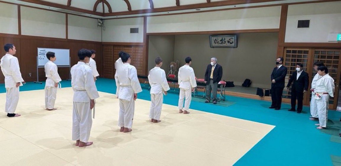「目張り・気配り・心配りが出来なければ、その人物の勢いは長くは続かない」（柔道８段、北区柔道会長）

会長には高校柔道部の顧問以来30年近くお世話になってきました。

私が高校生以来、散々「叱られてきました」