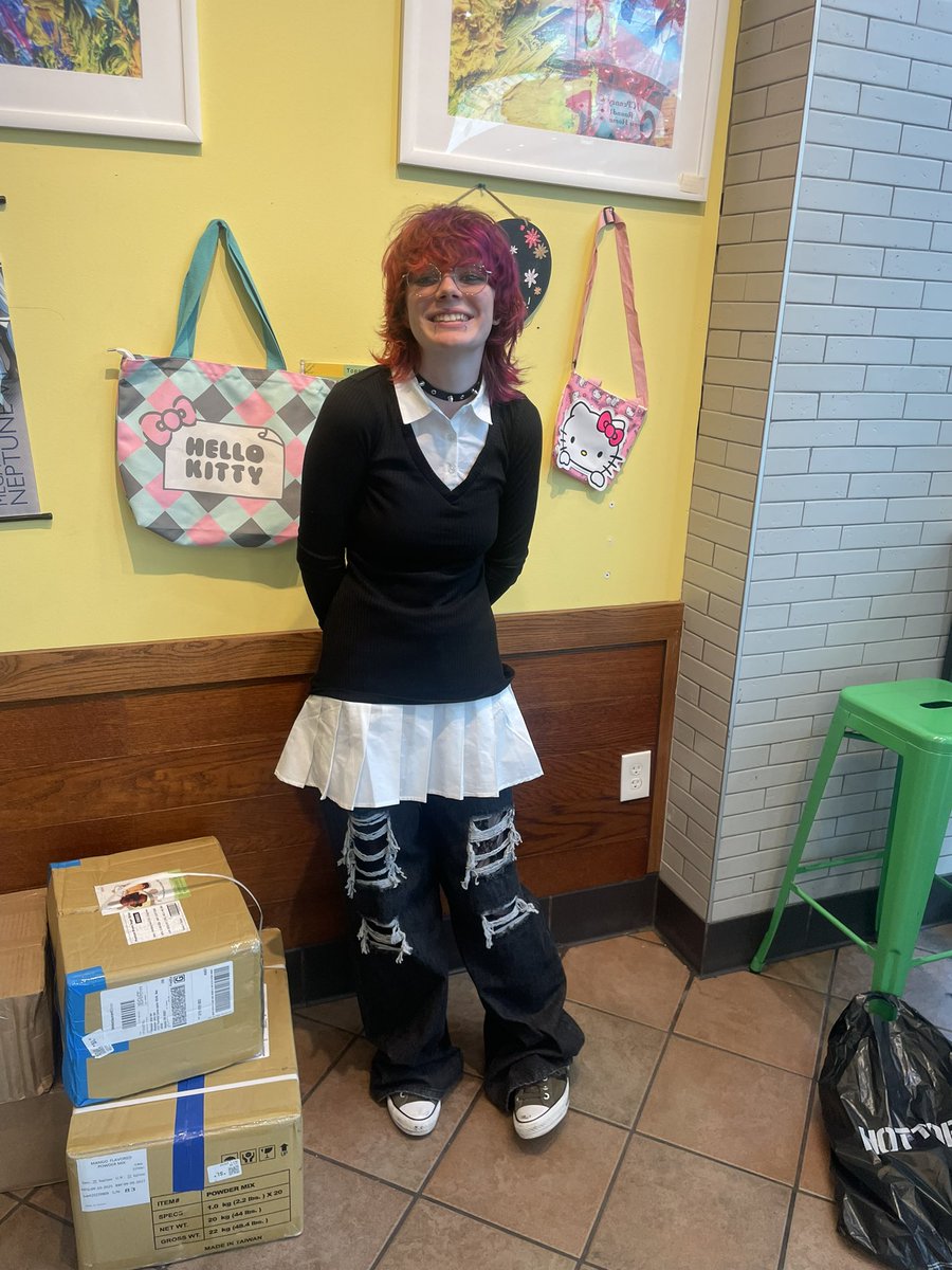 marshallsnoozes's tweet image. I don’t typically post photos of myself but I’ve been feeling so cool recently :3
•
•
•
#trans #transmasc #nonbinary #lgbt
