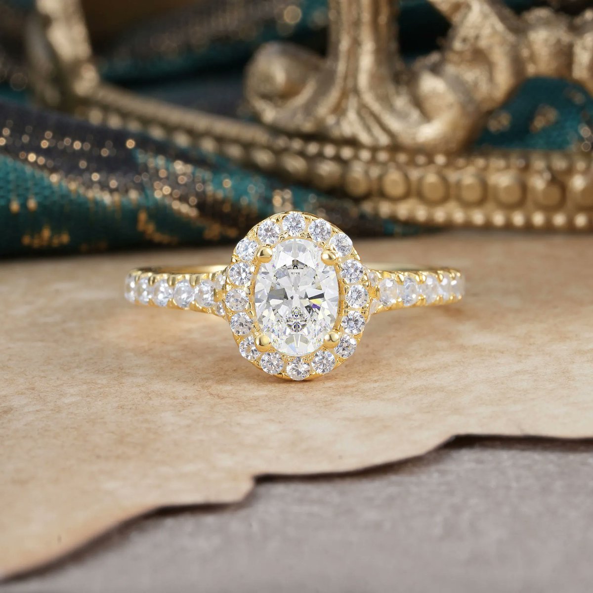 Romalarjewelry's tweet image. Pure angel energy. 🕊️✨ This 1ct Oval Moissanite with a half eternity halo is giving heavenly sparkle. The ultimate soft glam promise. 🤍 #OvalRing #HaloRing #PromiseRing #Moissanite #ROMALAR