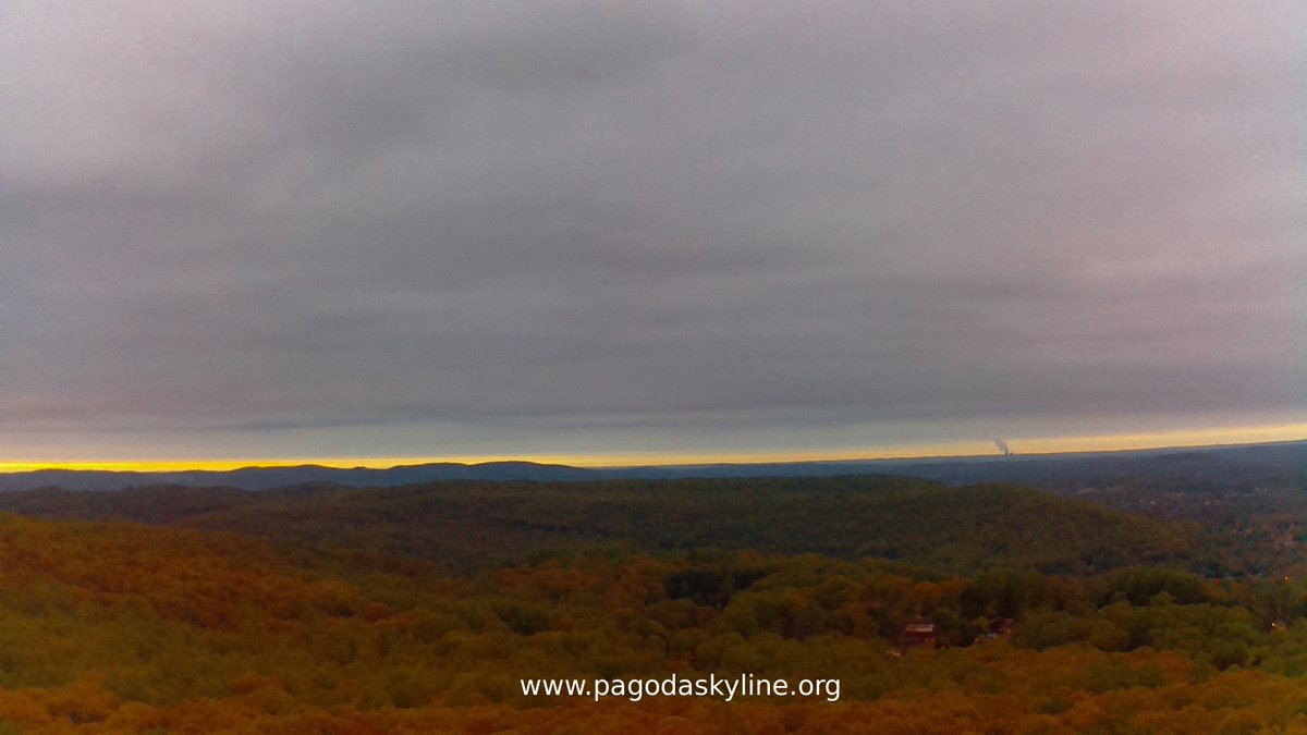 PagodaSkyline's tweet image. Sunrise Wed Apr 29, 2026 06:09 #sunrise #PagodaSkyline #BerksCounty