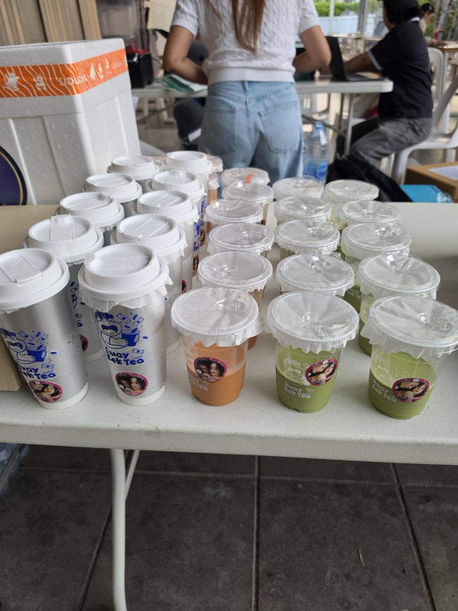 RuaEektea's tweet photo. ขอบคุณออเดอร์Drink Support แฟนคลับพี่ฝ้ายน้องอะตอมจากบ้าน @MALIPEACHTH มากๆนะคะที่มาใช้บริการร้านรวยอีกทีขอให้ซีรี่ย์ดังๆปังๆนะคะ 🙏

#BrokenOfLoveหัวใจช้ำรัก 
#FayeAtom #Fayeperaya #AtomPariya
#FoodSupport #DrinkSupport
#Foodsupportศิลปิน https://t.co/uaW3ZWEobk