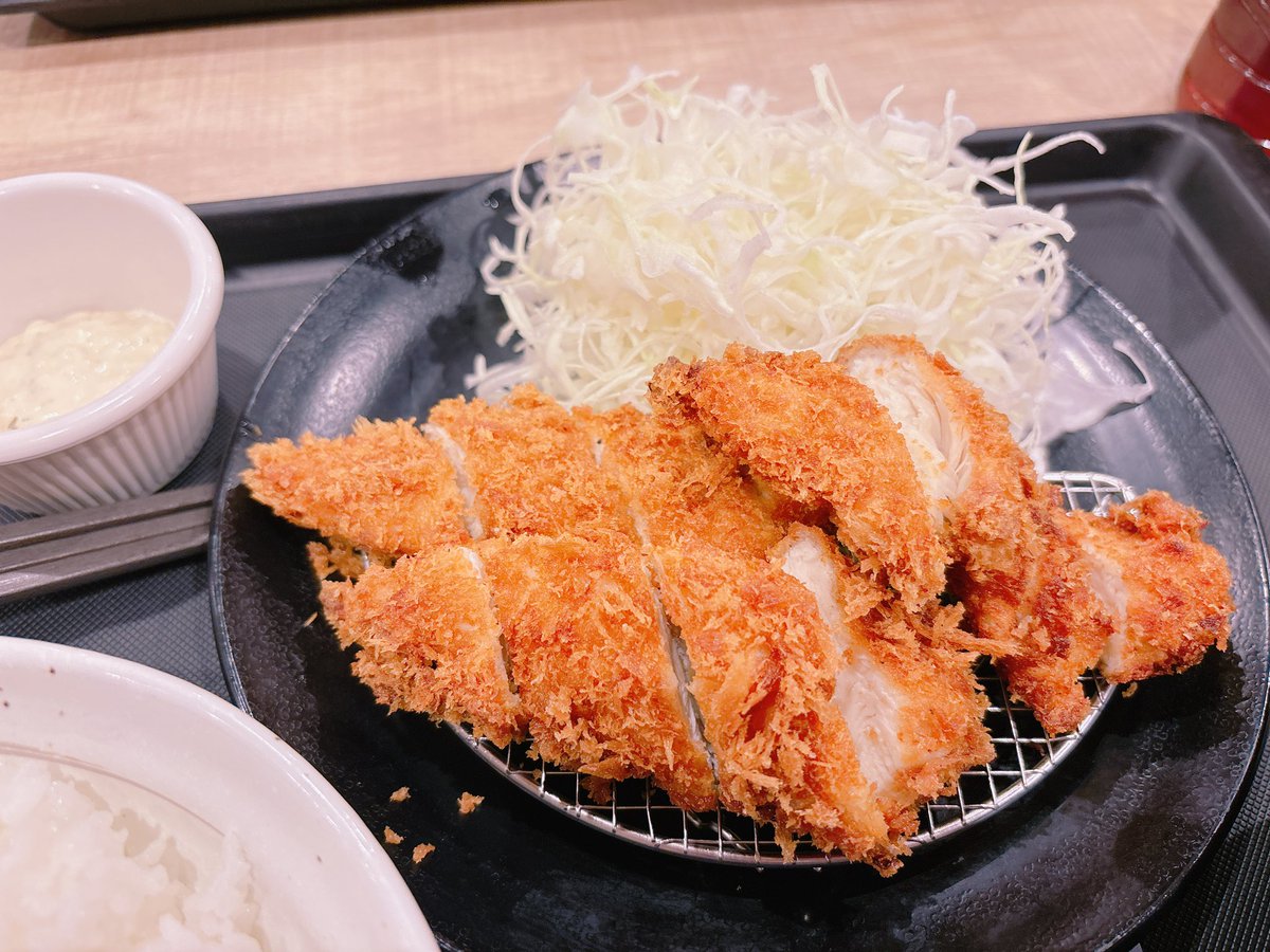 rnk35p's tweet photo. セール終了ー！
直営店ヘルプで疲れた…😫
去年の売り上げより7万多かった〜
立ちっぱなしで足腰痛い😣
松のやでご飯食べて帰るー
松のやのタルタルソース美味しくて好き❤️ https://t.co/6ZXoqyR4zH