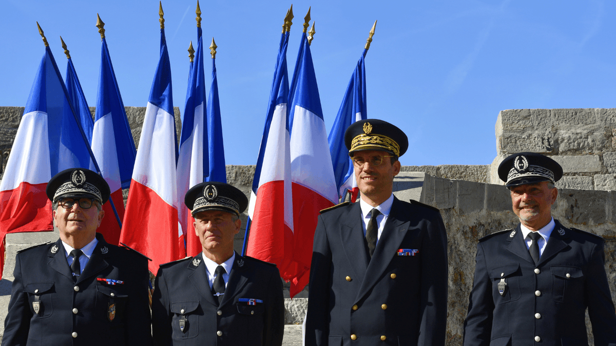 PoliceNat83's tweet photo. #cérémonie
Installation du nouveau DIPN Adjoint du Var, M. Joseph Merrien, à la #TourRoyale de #Toulon.

🇫🇷En présence de M. Simon Babre, Préfet du #Var, de M. Christophe Allain, Directeur Zonale de la #PoliceNationale Sud et de M. Jérôme Martin, DIPN du Var. https://t.co/Eg4dQDiyKO
