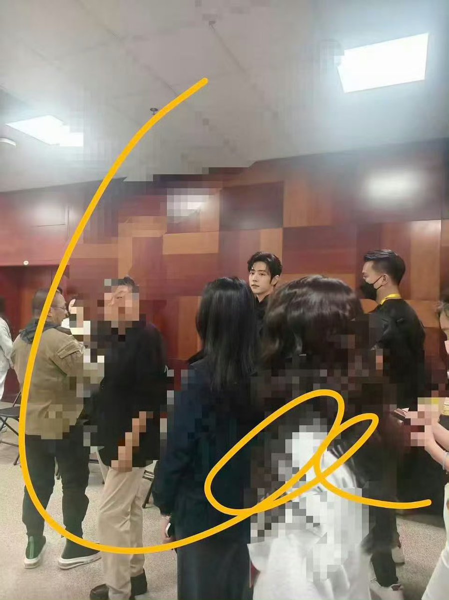 xzmelons's tweet image. #XiaoZhan attending the 33rd College Student Film Festival in Beijing
Looks like Kong Sheng and Lan Xiaolong are attending as well 🤩