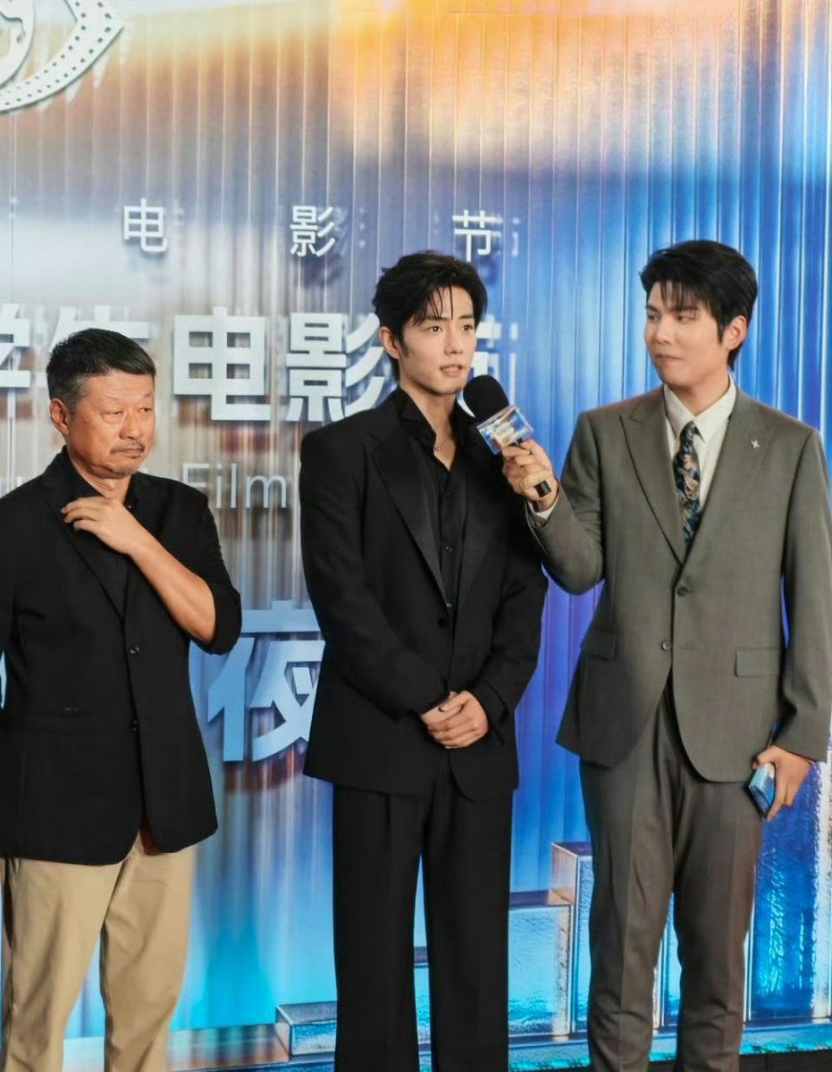 Xiao_Zhan_World's tweet image. 2026.04.29

Xiao Zhan on the red carpet at the 33rd Beijing College Student Film Festival

#XiaoZhan #肖战 #33rdBeijingCollegeStudentFilmFestival