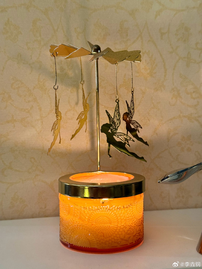 Whaler_Guy's tweet photo. Turn old glass jars into cozy candle holders! Grab jars, paint, twine u0026 a candle—10 mins, zero cost. Tag us with #DIYGlowUp https://t.co/2PwrXgLhsa