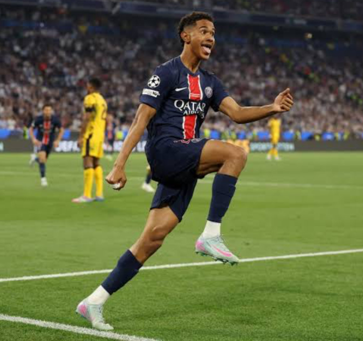 ⚫️🔴 SIVIGLIA/CITY/PSG 🔴⚫️ tweet media