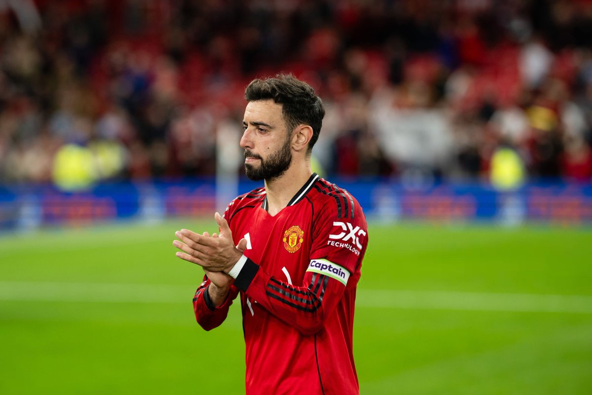 utdreport's tweet image. Bruno Fernandes has made it clear he wants to win the Premier League and Champions League, and sources close to the player believe he is seeking reassurances about #mufc’s ambitions.

Fernandes may wait to see how United’s transfer plans unfold, but the club hope their strategy
