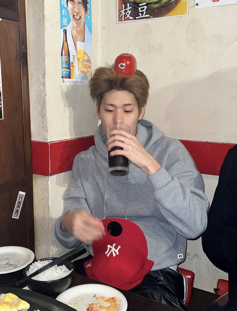 闇属性ダークビン tweet media