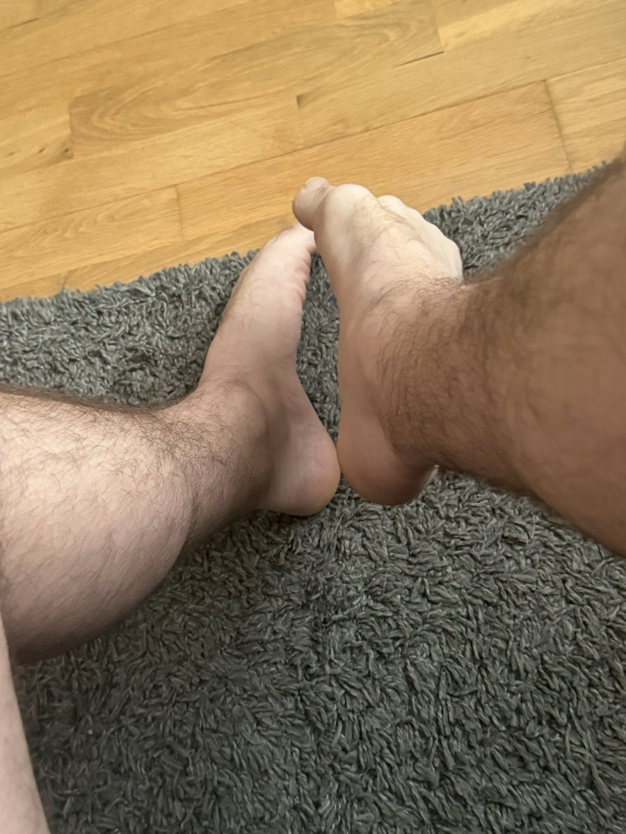 MasterPL04's tweet photo. Który chętny się pod nimi znaleźć?😈🦮💵 zgłaszać się w dm #atm #paypig #findom #feet #master #cashmaster #alpha #cashalpha @rt_feet @promocion_pies https://t.co/8yy4ztHWa1
