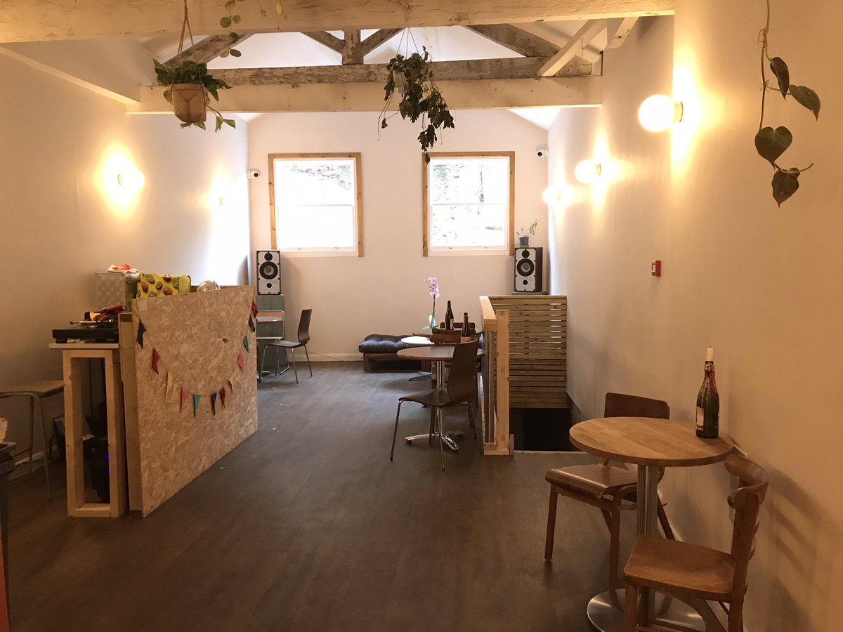 ADG_Moore's tweet image. Have you visited BRUK on @underbanks_sk yet? Offering #beer, #cider, #wine and more 😊 #Stockport #OneStockport #PromoteStockport

📷 Aqua Design Group