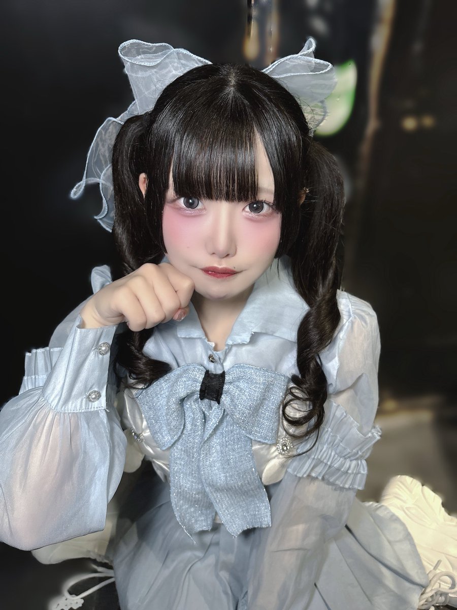 高貴な猫ちゃんなのです🐈🪞