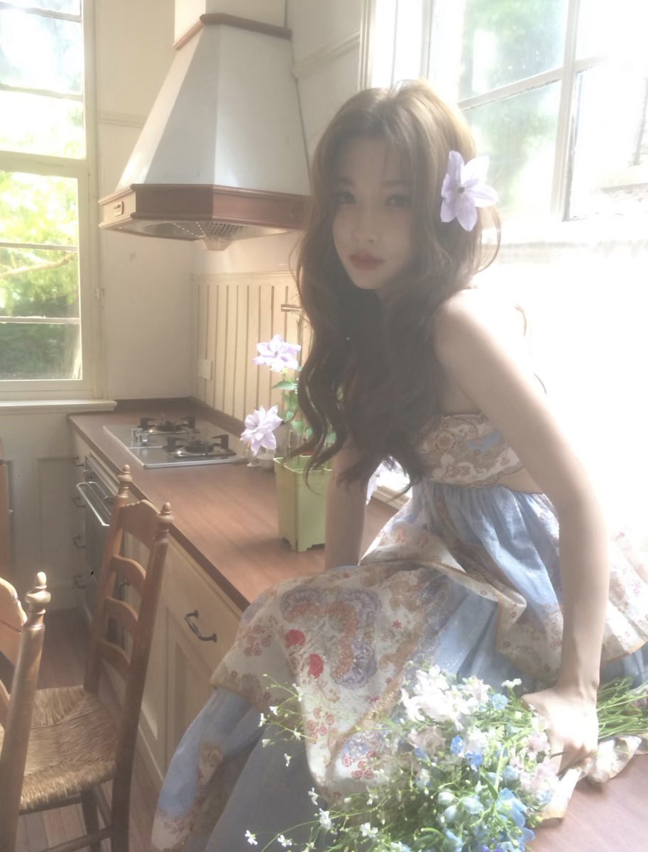 xiaoxiaomiii_'s tweet photo. #ChengXiao xhs update 

“Flowers will bloom all along the road, and so will your path ahead.”

#성소 
#程潇 https://t.co/pBwAzmLgzS