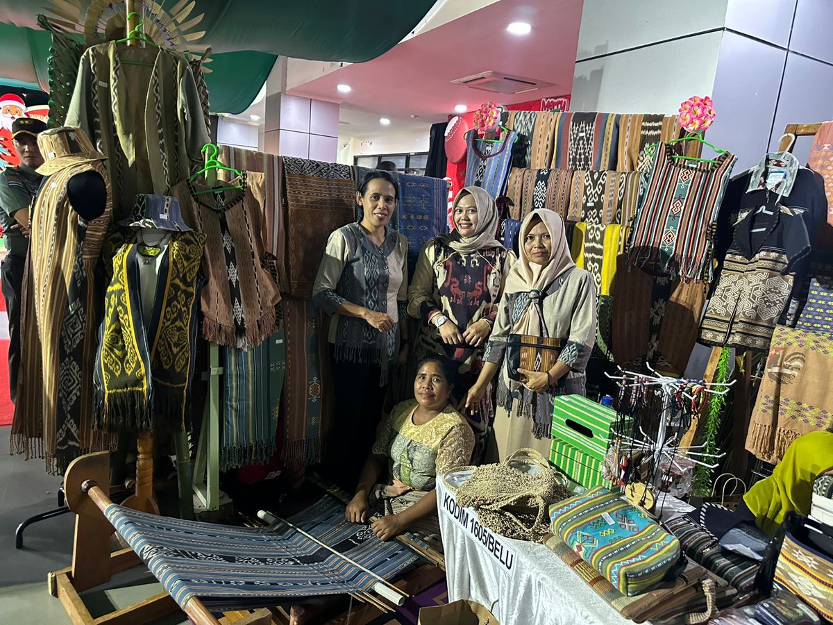 KOREM161WS's tweet photo. *Persit Bisa 2: Tenun Ikat Khas Kabupaten Belu Mengguncang Balai Kartini, Dari Bumi Perbatasan Nusantara Menuju Panggung Nasional* https://t.co/vERVs0ysrX