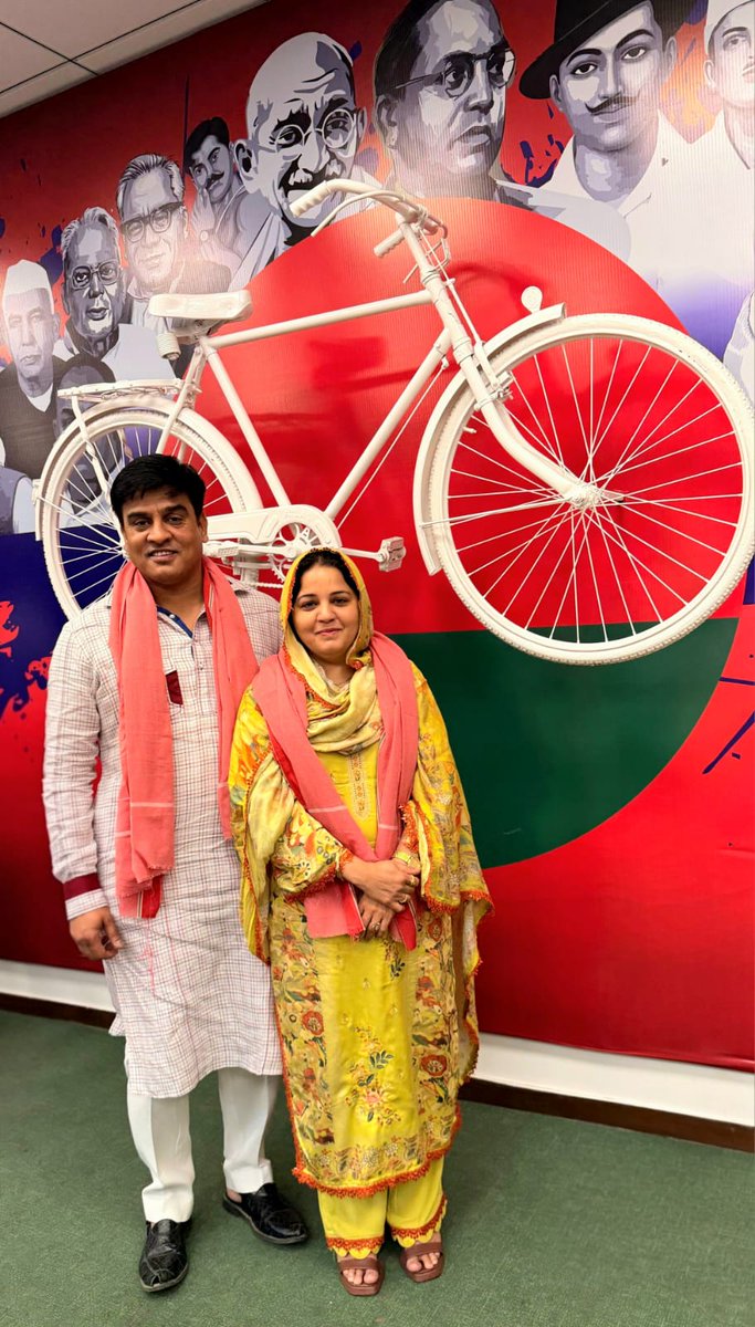 जो रुक गया विकास एक दशक से उसको आगे बढ़ायेंगे 
उत्तर प्रदेश की उन्नति के लिए हम मिलकर पीडीए सरकार बनायेंगे
#SamajwadiParty