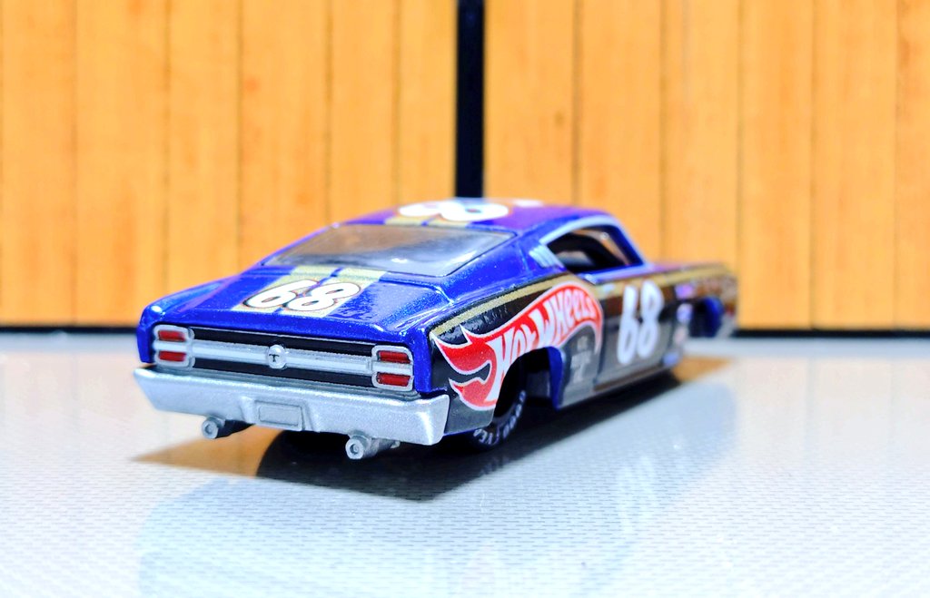 ホットウィール ブールバード の '69 フォード トリノ タラデガ です