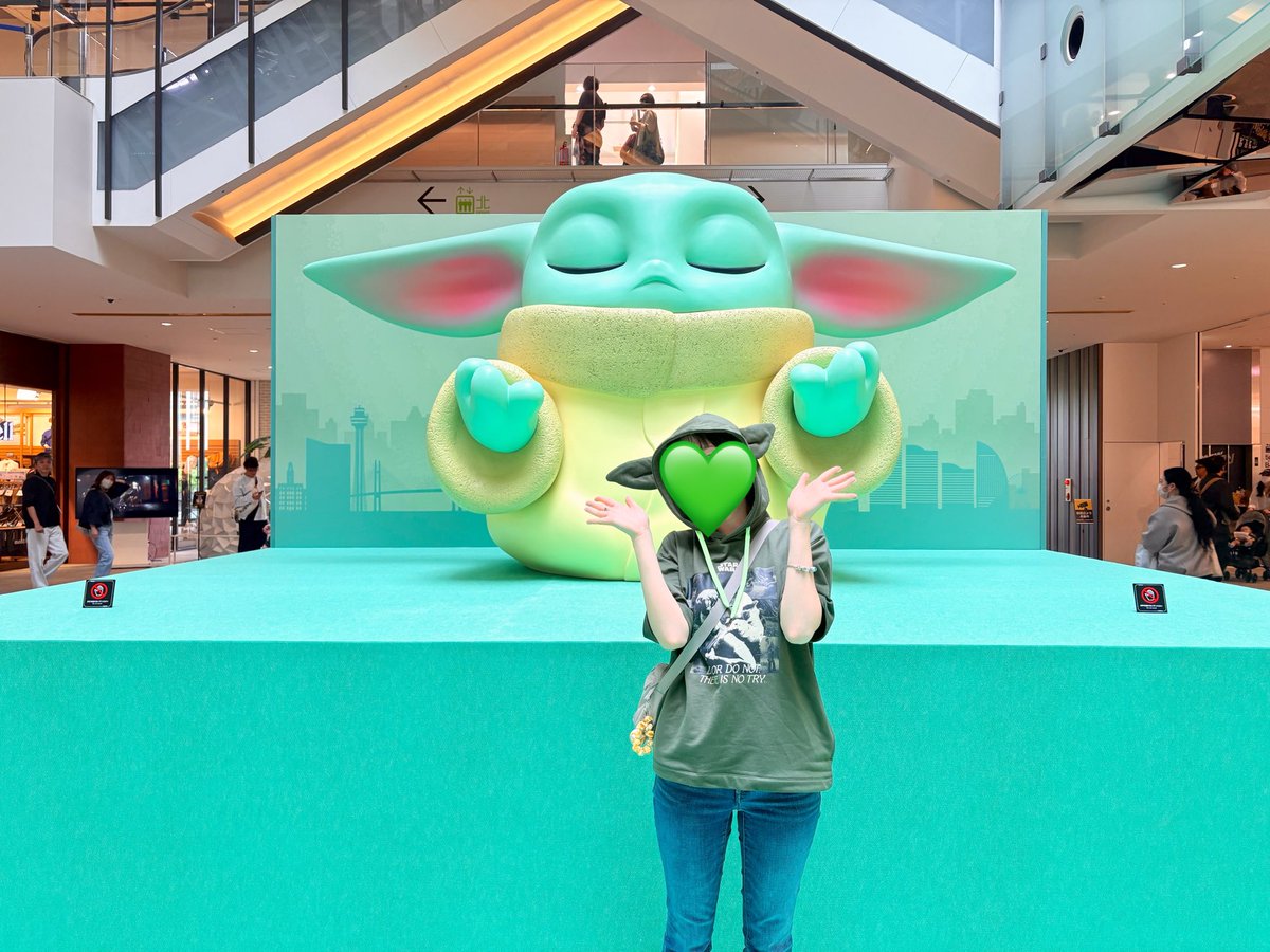 bananapuffy24's tweet image. STAR WARS DAY YOKOHAMA MINATOMIRAIにさっそく行ってきました✨
お目当てのグローグのぬいぐるみポーチを無事お迎え！(レジ待ち1時間でした😳)
友達が作ってくれたレゴケースを映画使用にversion upしました
SWCJのシャツ着て5/4にも再び！
ファンの皆さんと仲良くなれたら幸です🥲
#grogu #starwars
