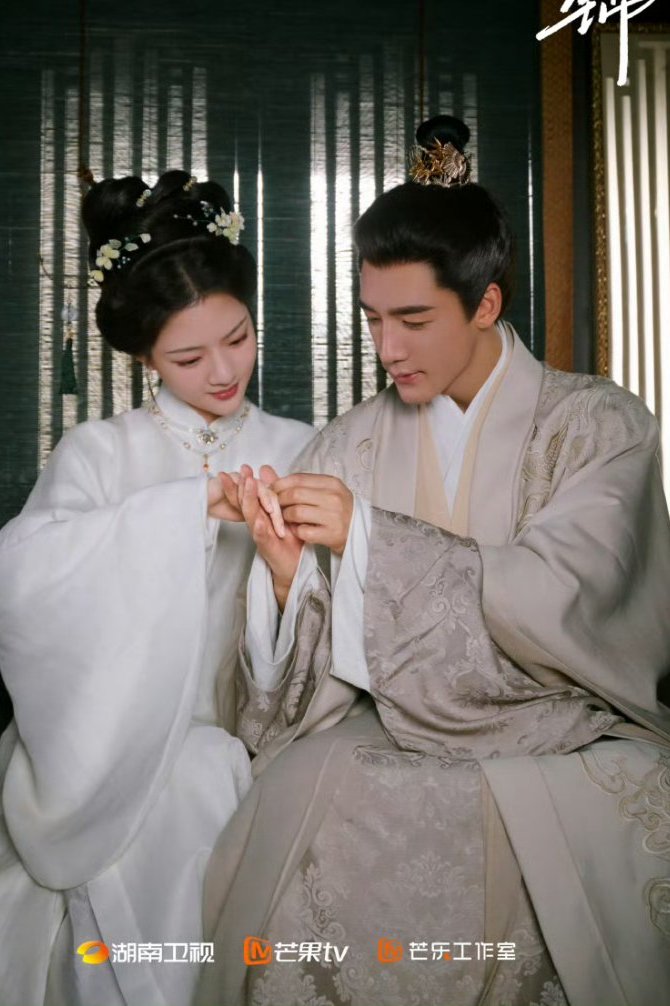 달라 Dara tweet media