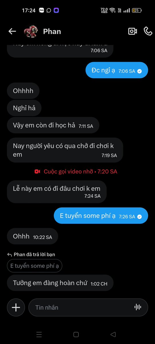 uyển vy tweet media