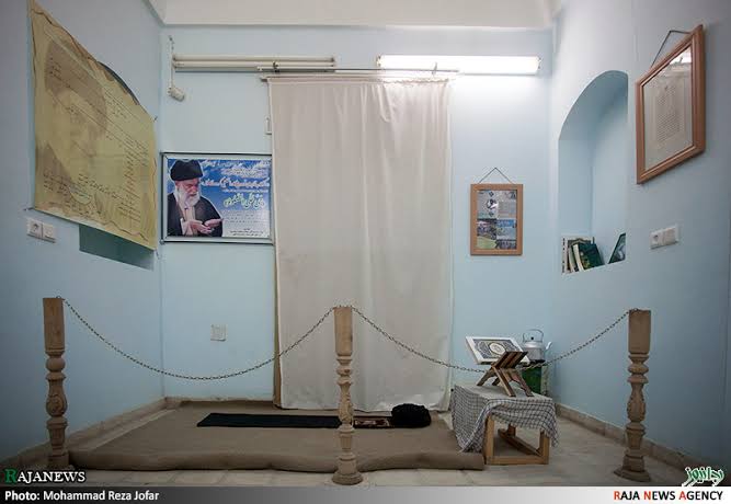 IRANinMumbai's tweet image. Authorities have secured approval through correspondence with His Eminence Ayatollah Mojtaba Khamenei to register the humble house of the martyred Supreme Leader as national heritage.

Kabhi kabhi sabse simple ghar hi sabse bada sandesh deta hai ❤️

#Iran #Khamenei #SupremeLeader