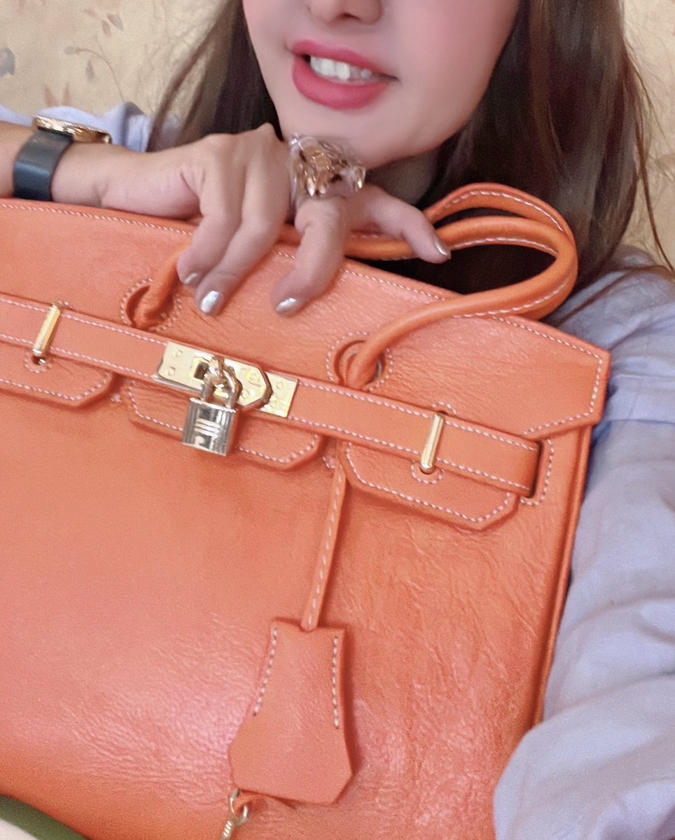 shadiogham's tweet image. رفقا ما رو حمایت کنین لطفا

در کارگاه آلدی با چرم طبیعی کیف و اکسسوری می سازیم و دلمون رو خوش می کنیم ❤️

پیج اینستاگرام ما 
aldyleather