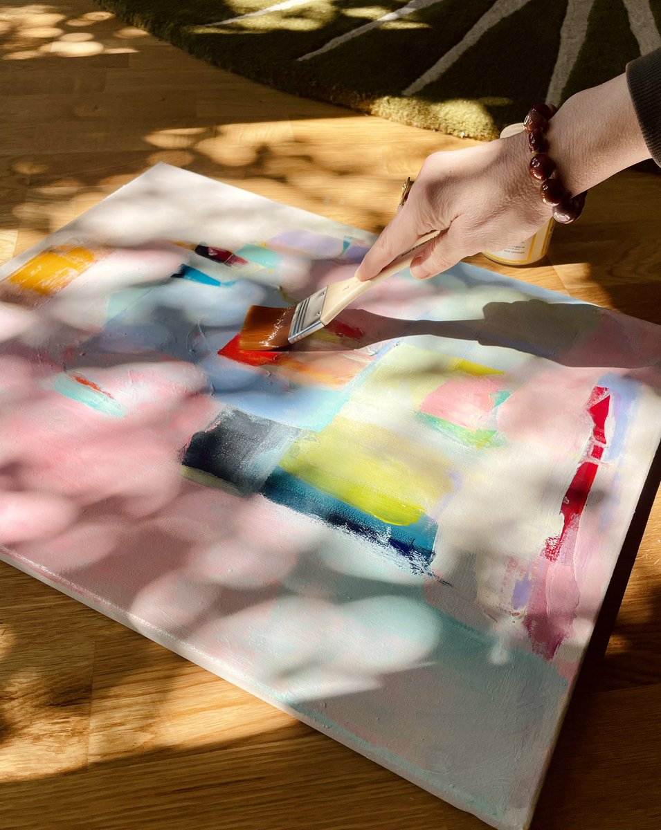 JennyDay614973's tweet image. Varnishing day 🎨 #abstractartist
#artstudio #painting #artforsale #artcommission
