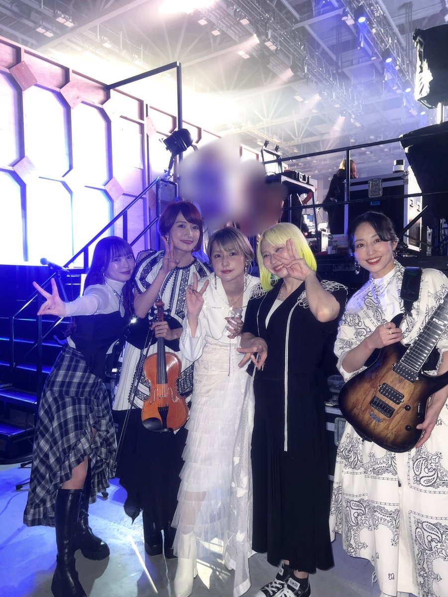 E_O_E_official's tweet photo. SHOW-YA PRODUCE
『NAONのBUNTAI 2026』

East Of Edenは初出演！！
大きな会場で爆音でぶちかまさせていただきました💥
湊あかね・Yuki・MINAはコラボも出させていただき、とっても楽しかったです🌟🌈

ありがとうございました！！

#NAONのBUNTAI
#EOE
#EastOfEden

🍎 https://t.co/mvKIuNgoNZ