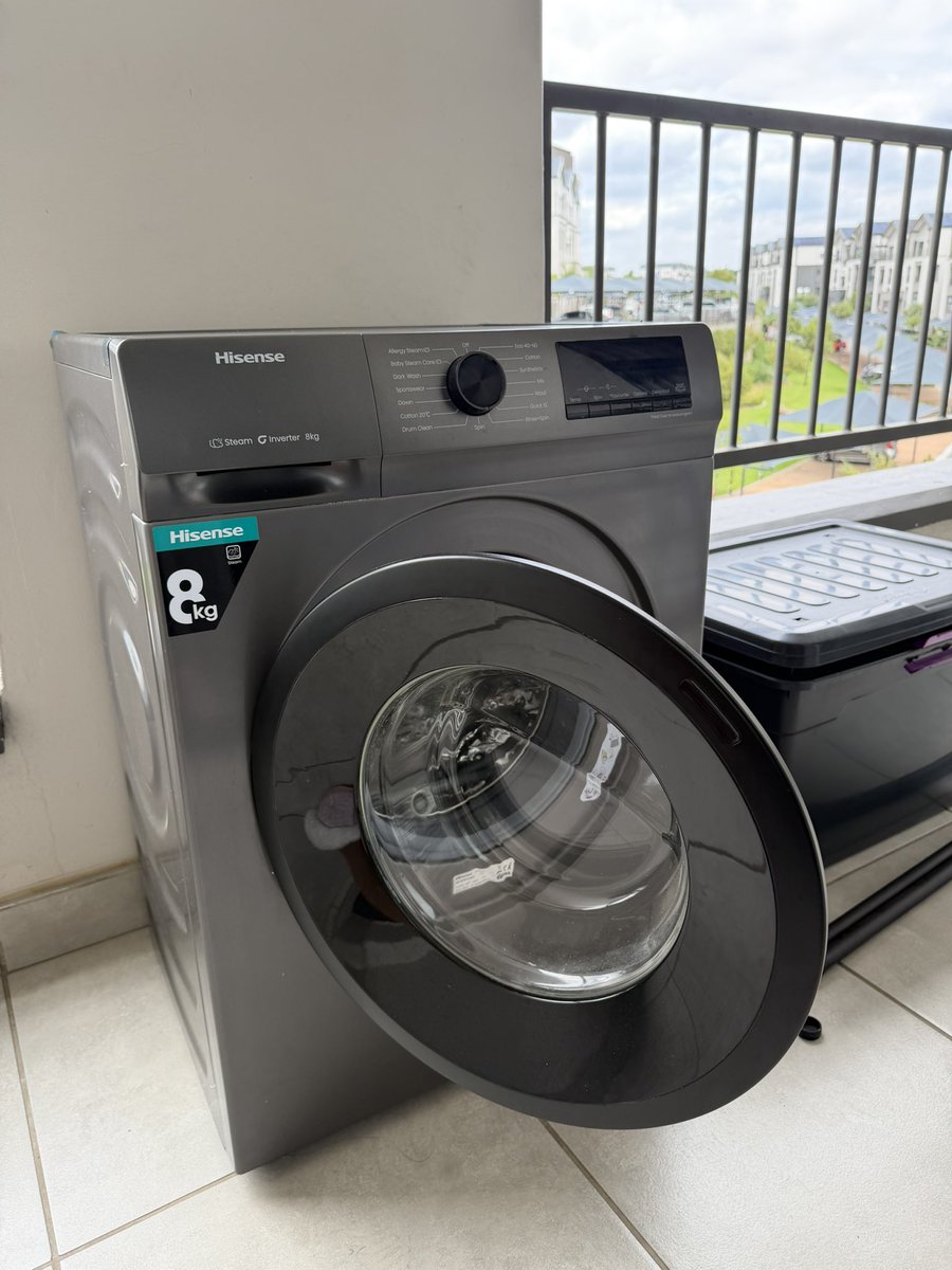XxcxCaroline's tweet photo. I’m selling a refrigerator for 4,5k (2024) and washing machine 8kg for 4k (2025) https://t.co/27cbGRedFn