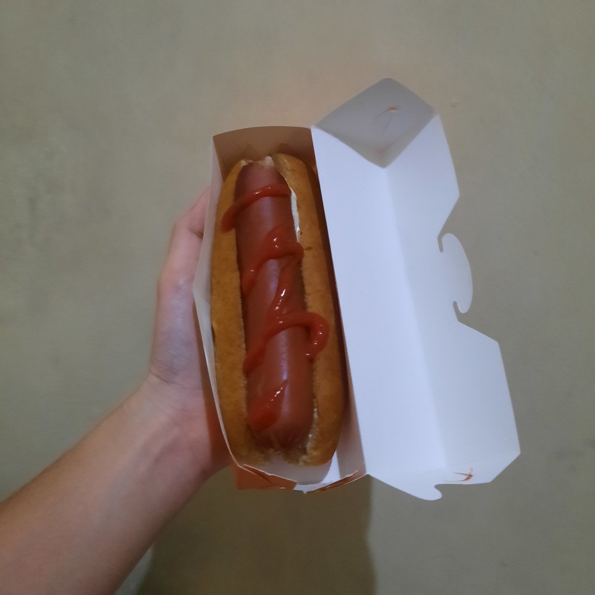 Nikonotokay tweet media