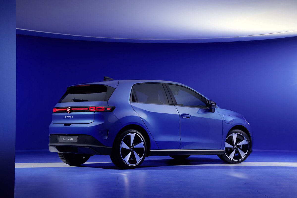 StepanRehak's tweet image. Pure Positive design: clear, timeless, unmistakably Volkswagen.

The ID. Polo combines a likeable front, strong proportions, and a confident stance—reinterpreting iconic elements like the C-pillar and light signature for the electric era.  

#Volkswagen #VolkswagenDesign