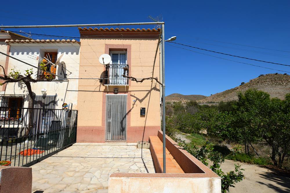 OliveHouseprops's tweet image. OLV2159 Lubrin (Almeria) €85,000
olivehouse-es.com/village-house-…
🏡 2-bed village house near Lubrín, Almería 🇪🇸
Peaceful El Pocico location, 5 mins to town. Patio, courtyard, garage + fruit garden 🌿🍊
#SpainProperty #Andalusia #PropertyForSale #HolidayHome #RealEstate