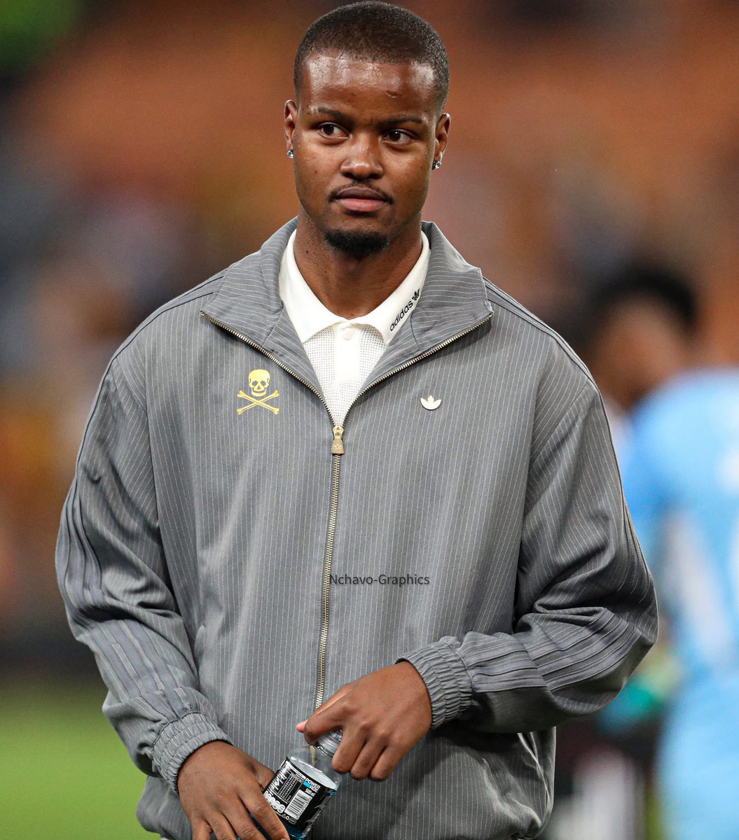 Siya_homiey's tweet photo. Who is this player buccaneers? https://t.co/JQNmyJSX4s