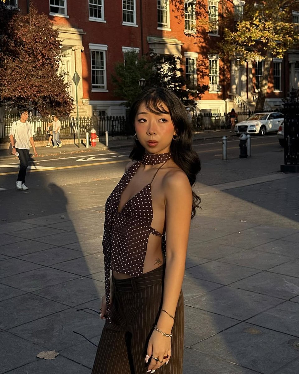 cmprincessgrace's tweet photo. What would you do if you saw me all alone in the streets 🫢😅 https://t.co/vxN1dkFkS0