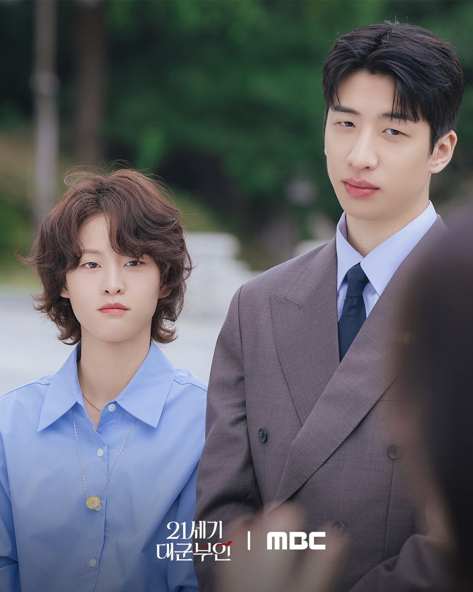 mbcdrama_pre's tweet image. 완성커플 로맨스 2막으로 들어갑니다🫶
대군쀼의 예비 신혼 라이프 시작?!

#21세기대군부인 7회
금요일 밤 9시 40분 MBC 방송

#아이유 #변우석 #노상현 #공승연
#21세기대군부인 #MBC금토드라마
#mbcdrama #MBC