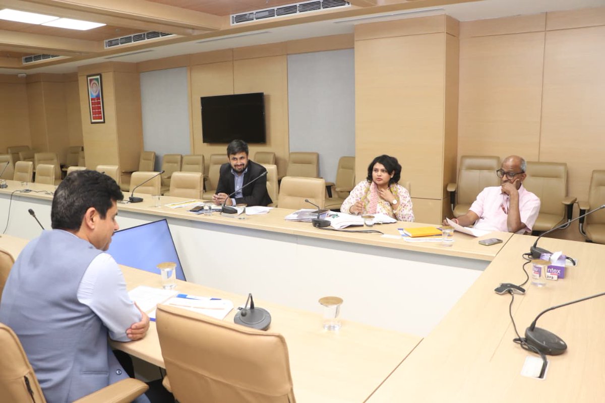 pm_setu's tweet image. A Meeting was held between CMD @nhpcltd  (National Hydroelectric Power Corporation)with DG(Directorate General of Training )&amp;amp; JS (PM-SETU) regarding pathways for strengthening industry-led skilling initiatives and possible opportunities under PM-SETU
#ITIs #PMSETU #NHPC #Industry