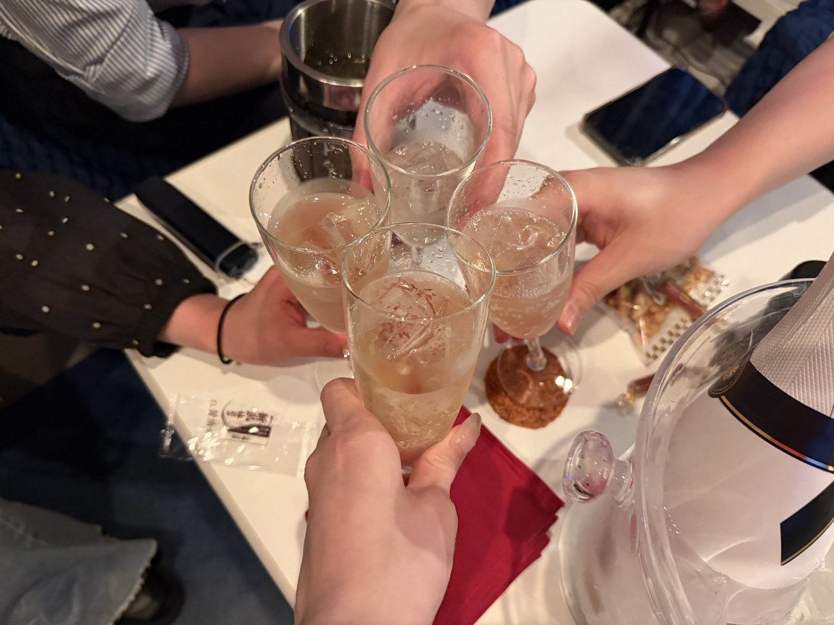 paru_ARC's tweet photo. 4/28🤍
いつもありがとう大切さん♡ネクターピーチ(無くてカルピス)✖️シャンパンチャレンジできて嬉しい😭✨いつも私がやりたいことさせてくれてありがとう🥹💞ほろ酔いになって幸せだよだーいすき❕😻仲間のおふたりもありがとう⊂(  ᴖ ̫ᴖ)⊃🎶 https://t.co/lo722Q4YFE