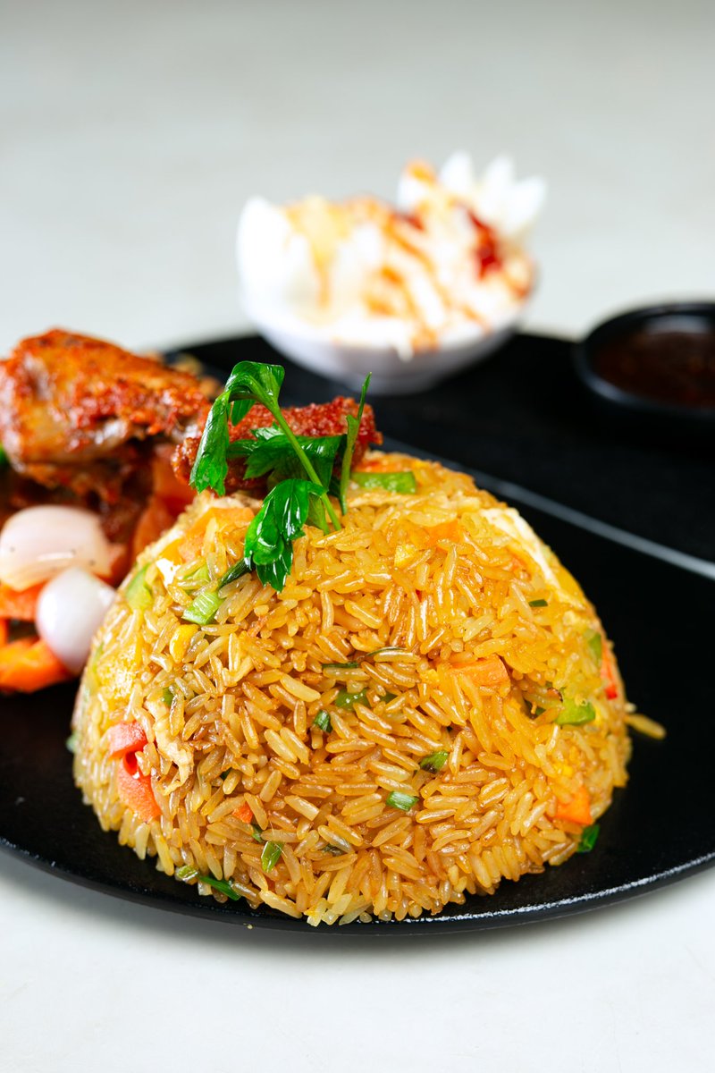 Kulabistro24's tweet image. What are you having with this...
Juice or coke 
#kulabistro #food #friedrice