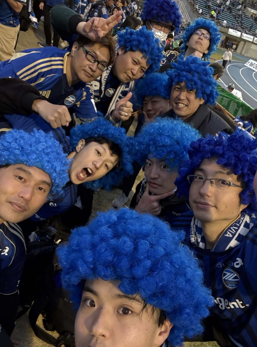 青アフロ隊 tweet media