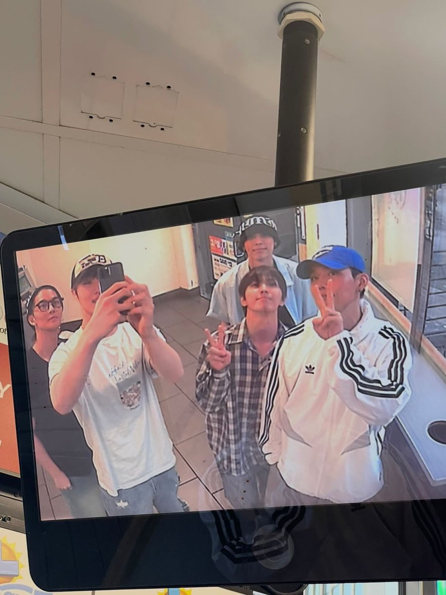 cix.official tweet media