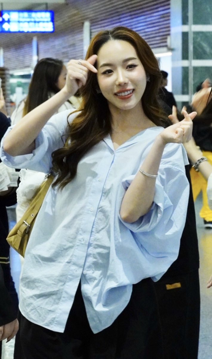 ailing851231's tweet photo. Welcome to Taiwan 
See you next time ✌🏼
#mmersedes https://t.co/4UY9rzZtg0