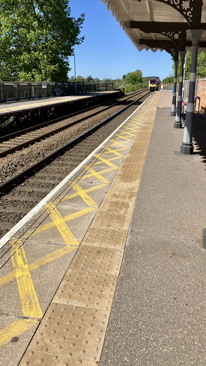 karen thompson tweet media