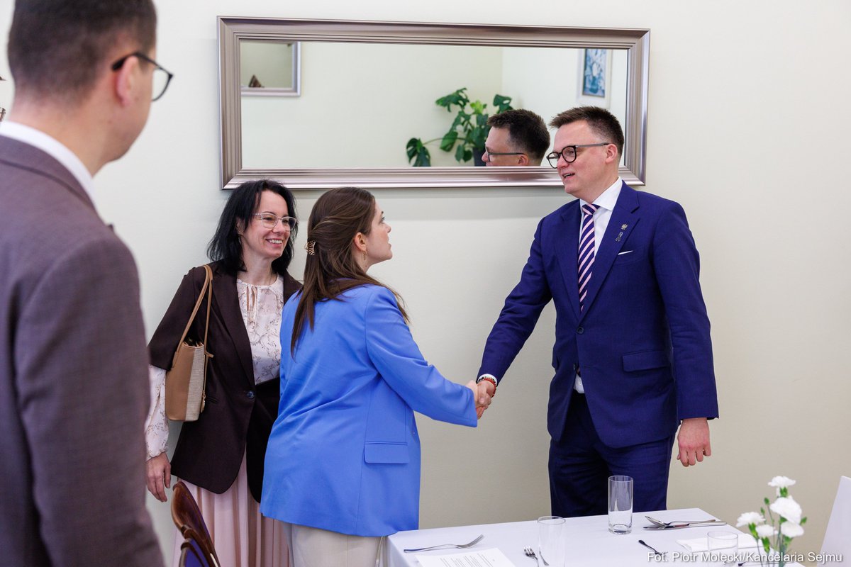 PLParliament's tweet photo. Visit of a Parliamentary Delegation of the Saeima of the Republic of Latvia 🇱🇻🤝🇵🇱
On April 27–28, a delegation of the Latvian–Polish Parliamentary Group of the @Jekaba11 visited Poland. Latvian politicians came to the #Sejm of the Republic of Poland to discuss security-related issues.
The delegation observed the opening of the Sejm’s sitting from the plenary hall gallery. They then met with the Polish–Latvian Parliamentary Group and Deputy Marshal of the Sejm @szymon_holownia. A meeting also took place with members of the Sejm’s National Defence Committee.
#Poland #Latvia