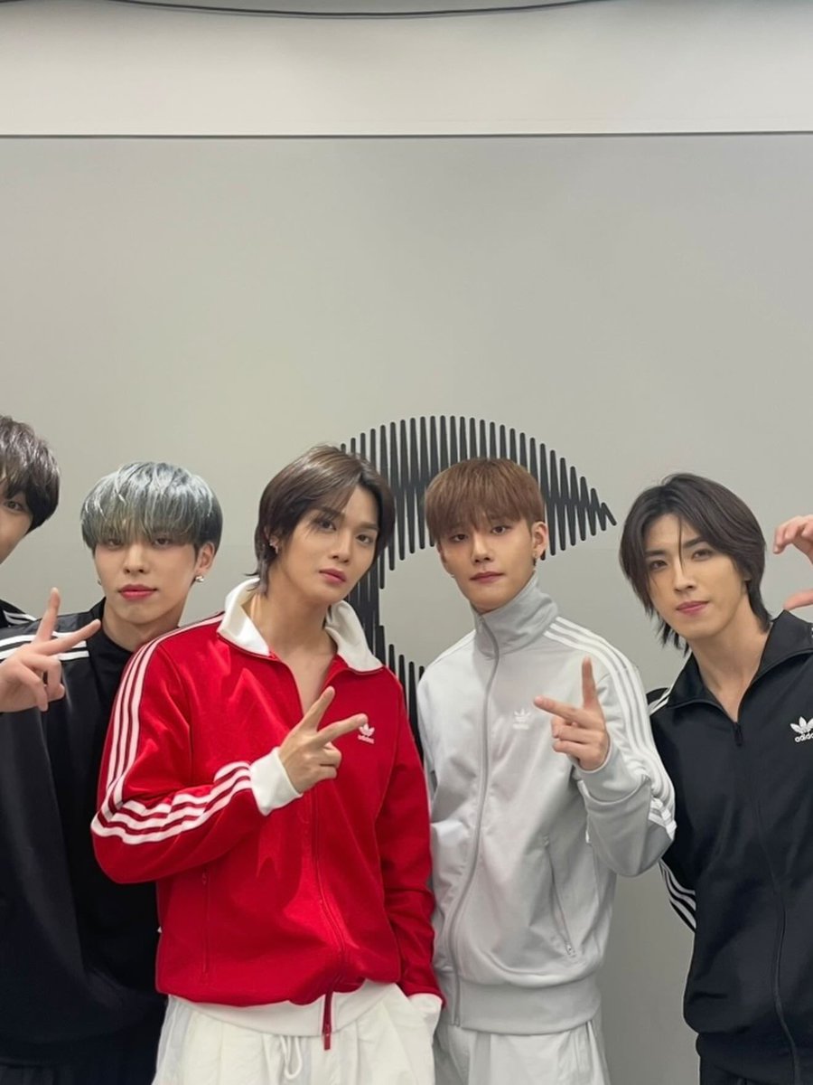 히나 tweet media