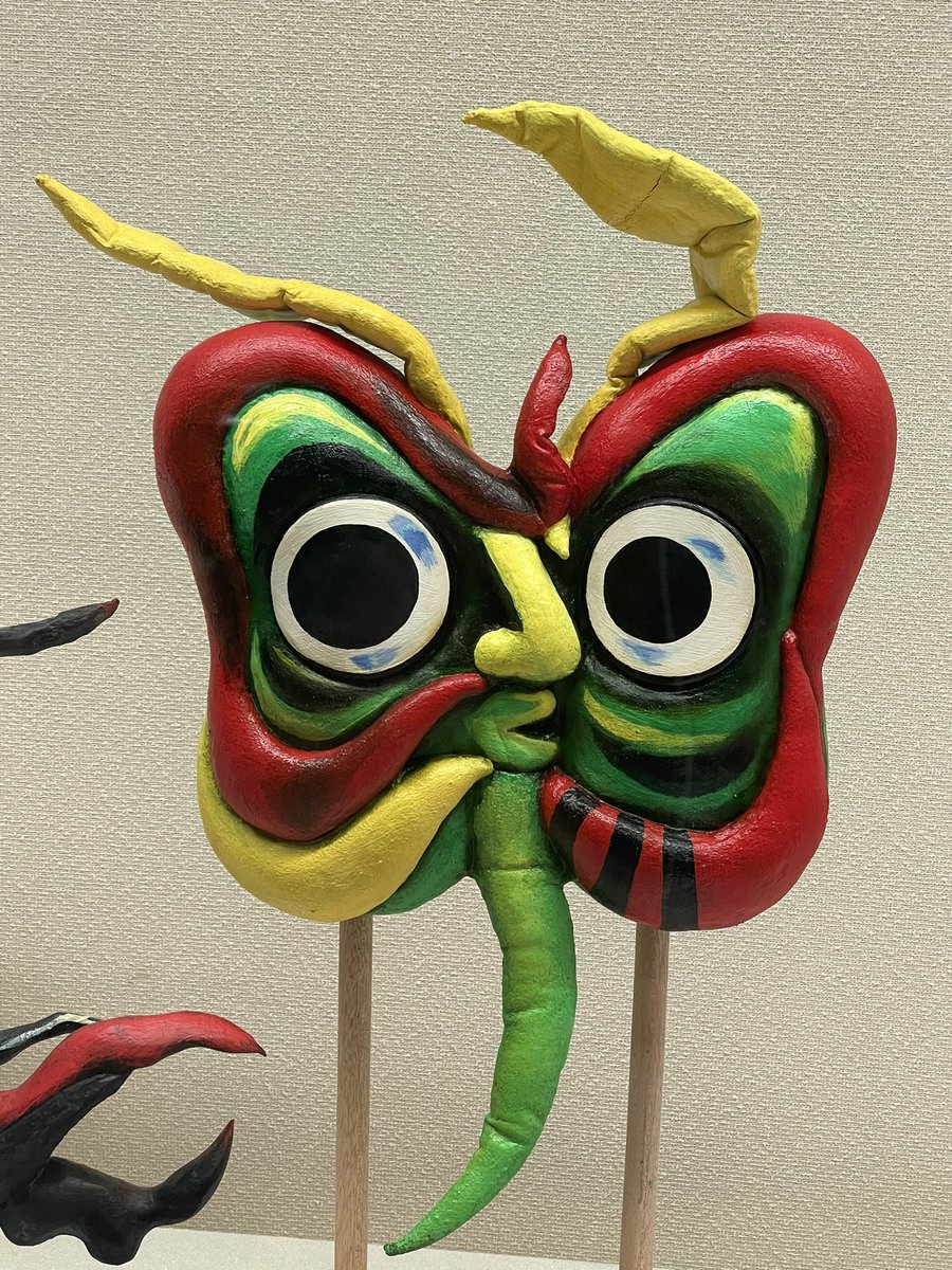 タローマン大万博　鹿児島パビリオン！
いやーーーあらゆるコンテンツに求めるものが「新規情報」な私にとって、今回の撮り下ろしである高津博士の解説は本当にこれ以上ないほどの追加要素だった。
これがベストです、これが優勝です。

でさぁ
そのさぁ

にらめっこ（ダイイングメッセージ）