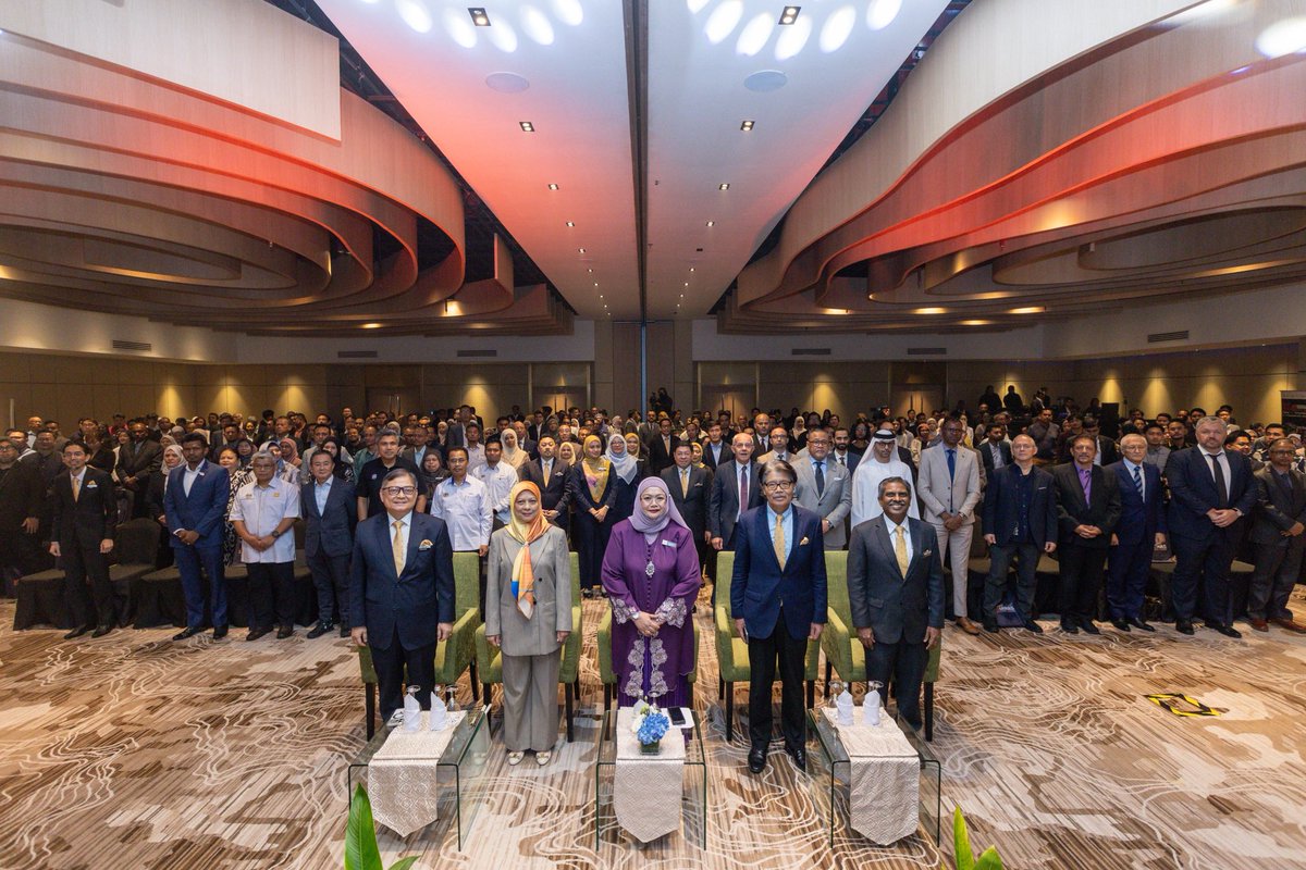 mihas_malaysia's tweet photo. The journey towards #MIHAS2026 begins! 🚀

MIHAS continues to be the world’s premier platform for Halal innovation, helping businesses navigate uncertainty &amp; accelerate growth 🛡️📈

Save the Date: 
🗓️ Sept 23-26, 2026
📍 MITEC, KL

#ShapingTrustDrivingResilience https://t.co/XS09gHmuIX