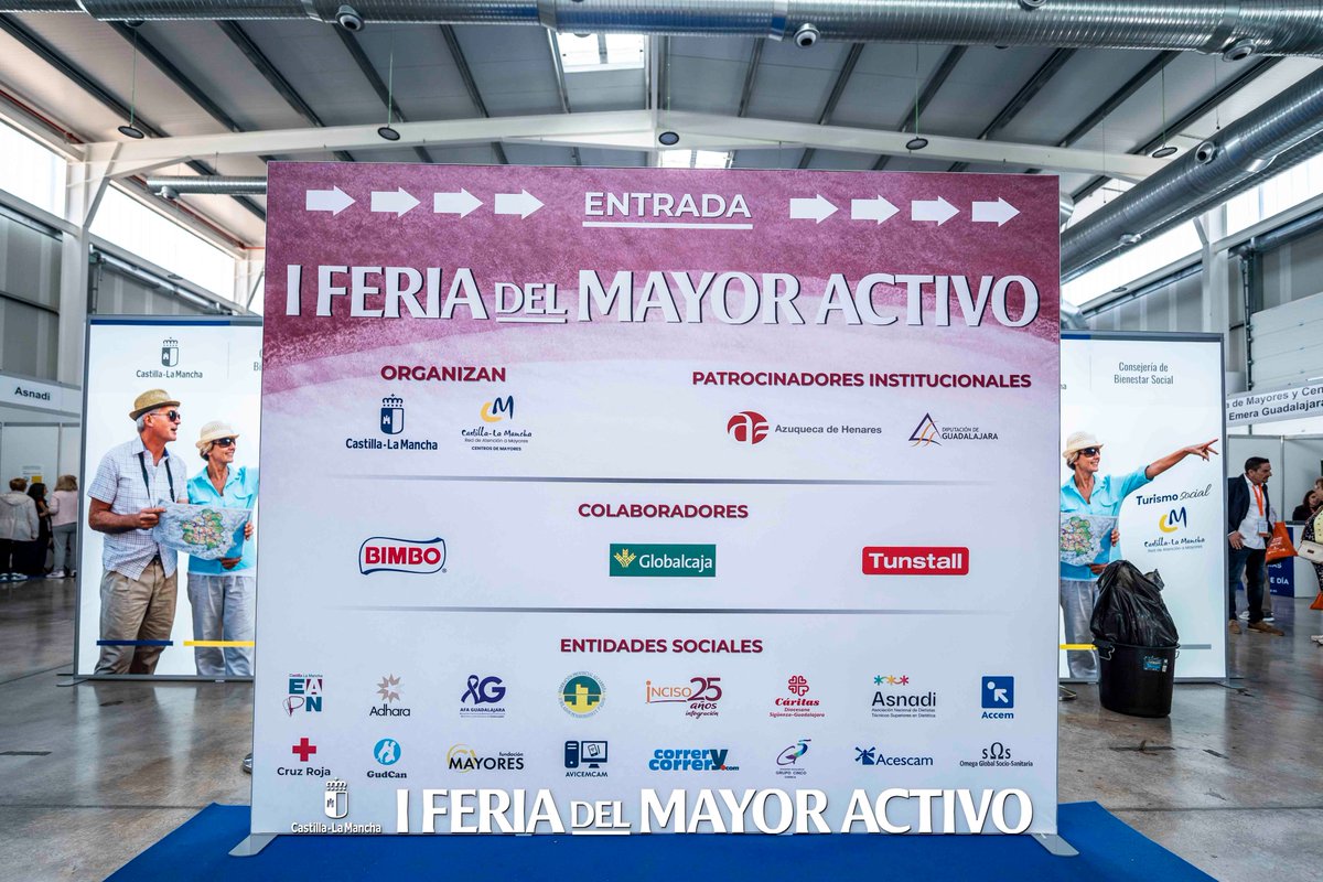 tunstall_es's tweet photo. 🤩 Qué satisfacción haber sido colaboradores de la I Feria del Mayor Activo de Castilla-La Mancha, un encuentro pionero a la hora de promover la participación social, la autonomía personal, los hábitos saludables y el bienestar de las #personasmayores 👴 👵.

➡️ La feria, celebrada en Azuqueca de Henares el pasado 24 y 25 de abril, contó en su inauguración con el presidente de @gobjccm de Castilla-La Mancha, Emiliano @garciapage  García-Page, y la consejera de @BienestarCLM Social, Bárbara @GarciaTorijano. Por parte de #TunstallEspaña asistieron el director de Operaciones, David Sánchez, y la responsable del servicio de teleasistencia que prestamos para el gobierno castellanomanchego, Arancha Ramos García.

🏢 💼 La feria reunió a más de 20 entidades sociales, administraciones, empresas y recursos vinculados a la #salud, el #bienestar, el ocio activo, la formación y la inclusión digital; y organizó un total de 35 actividades, entre ellas propuestas de taichí, gerontogimnasia, nutrición, estimulación cognitiva, talleres de nuevas tecnologías, risoterapia, turismo social y actividades culturales. A lo largo de los dos días de feria, participaron más de 1.500 personas.