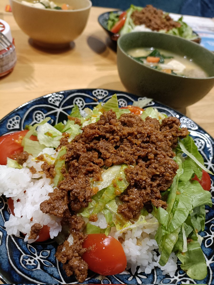 kohey_tokukatu3's tweet photo. ✅️晩ごはん
まだまだ沖縄気分なタコライス🍚
GWはじまりましたなあ😆←関係ない https://t.co/tWpXMTkWWI