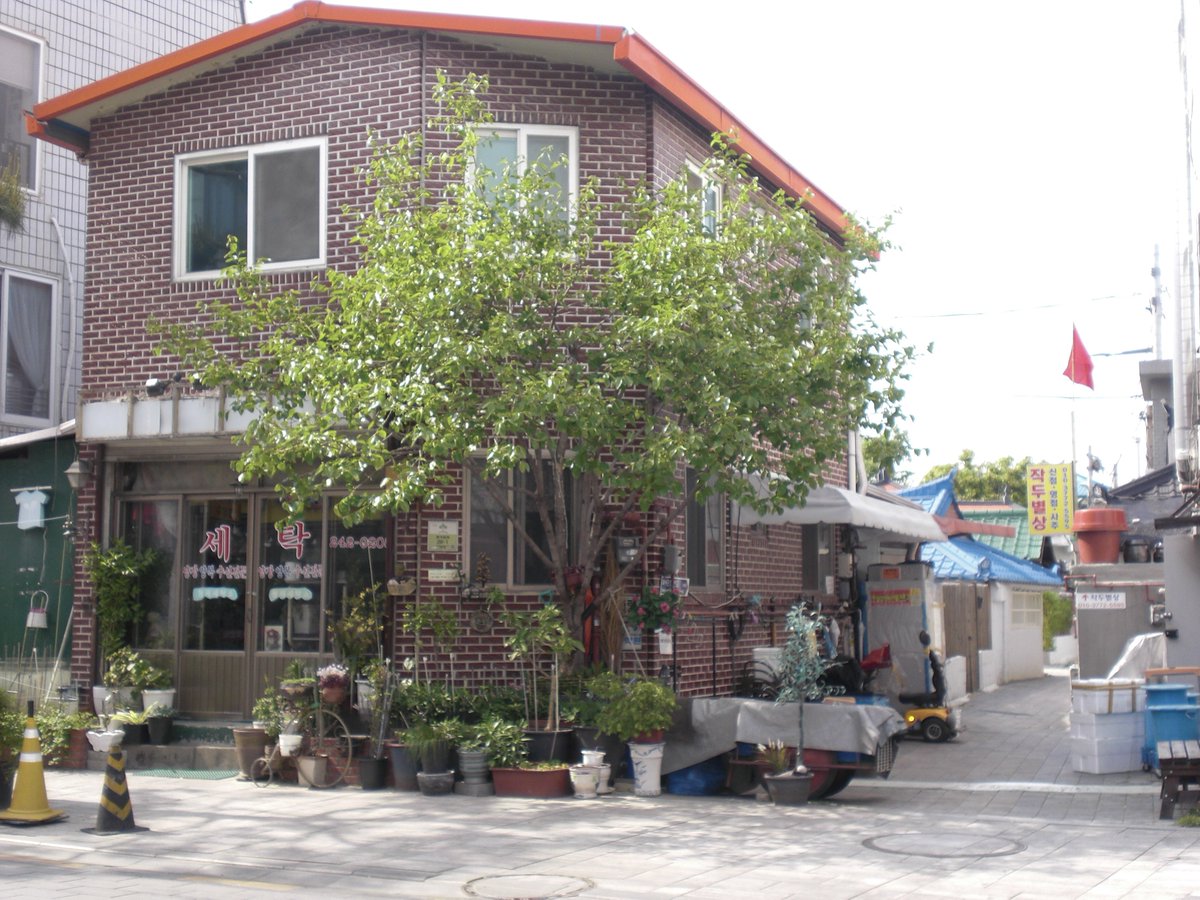 9l0923's tweet photo. 행궁동 https://t.co/k5UPR1VLMM